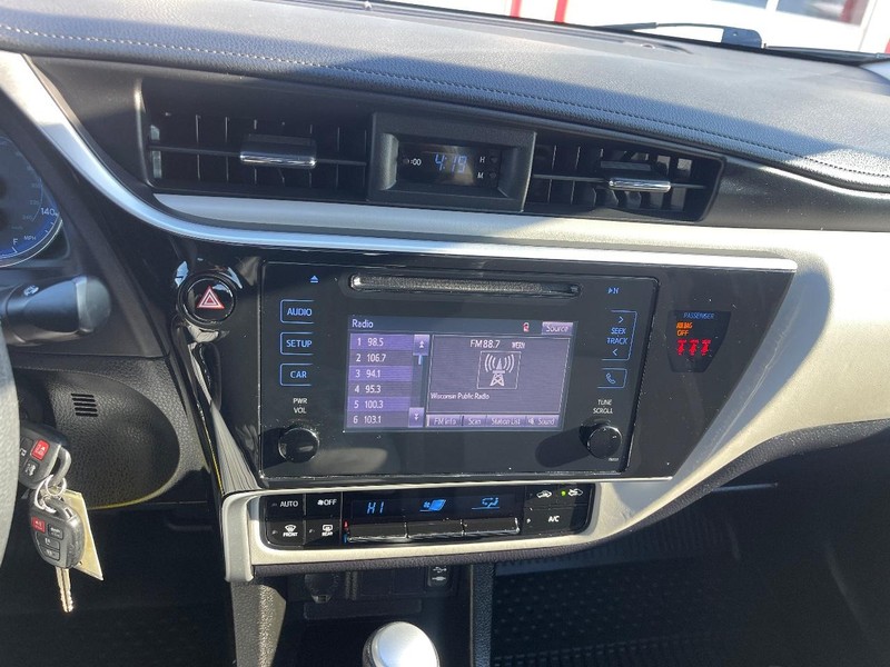 Toyota Corolla Vehicle Image 21