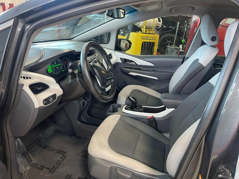 Chevrolet Bolt EV Vehicle Image 18
