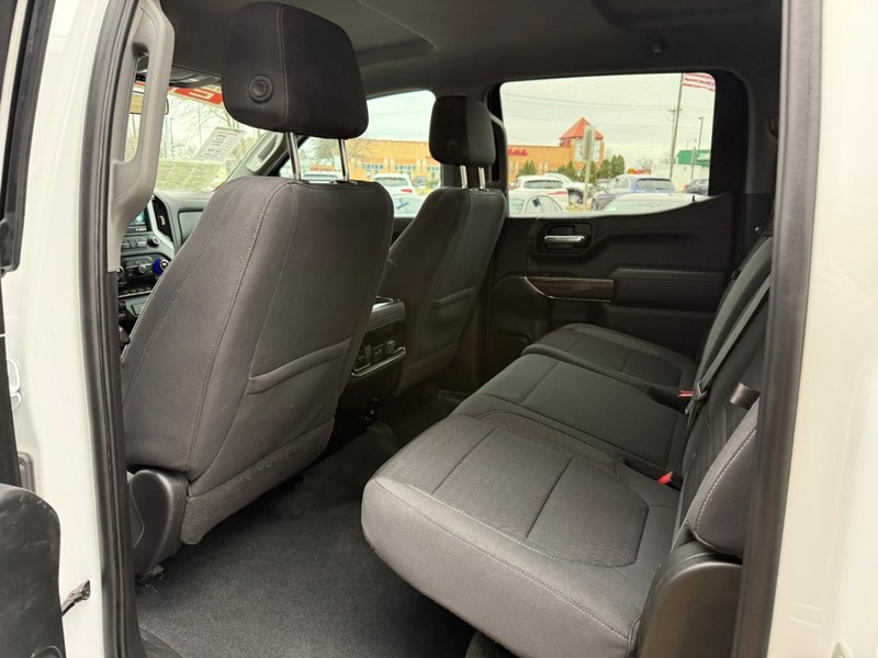 Chevrolet Silverado 1500 Vehicle Image 12