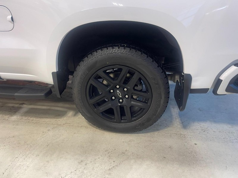 Chevrolet Silverado 1500 Vehicle Image 05