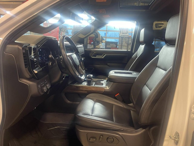 Chevrolet Silverado 1500 Vehicle Image 17