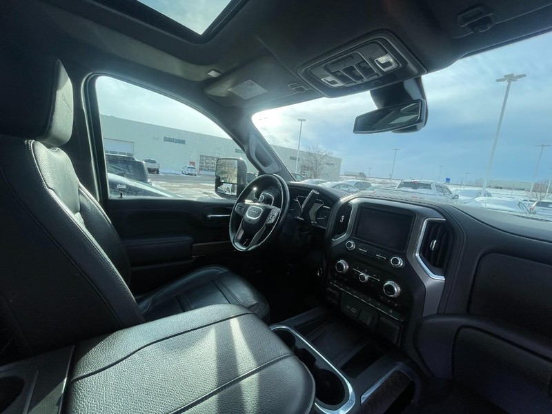 GMC Sierra 2500HD Vehicle Image 05