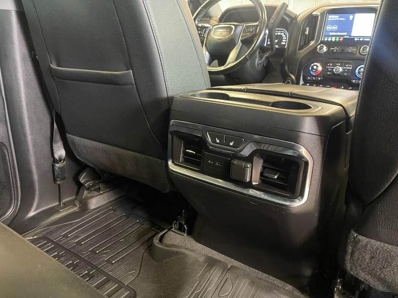 GMC Sierra 2500HD Vehicle Image 16