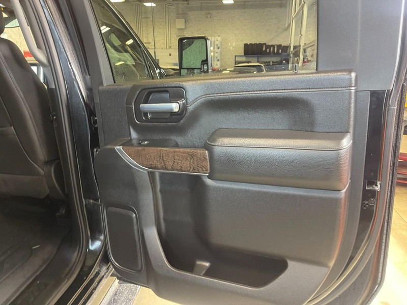 GMC Sierra 2500HD Vehicle Image 18