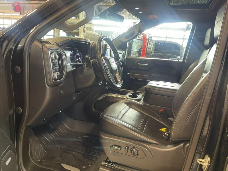 GMC Sierra 2500HD Vehicle Image 20