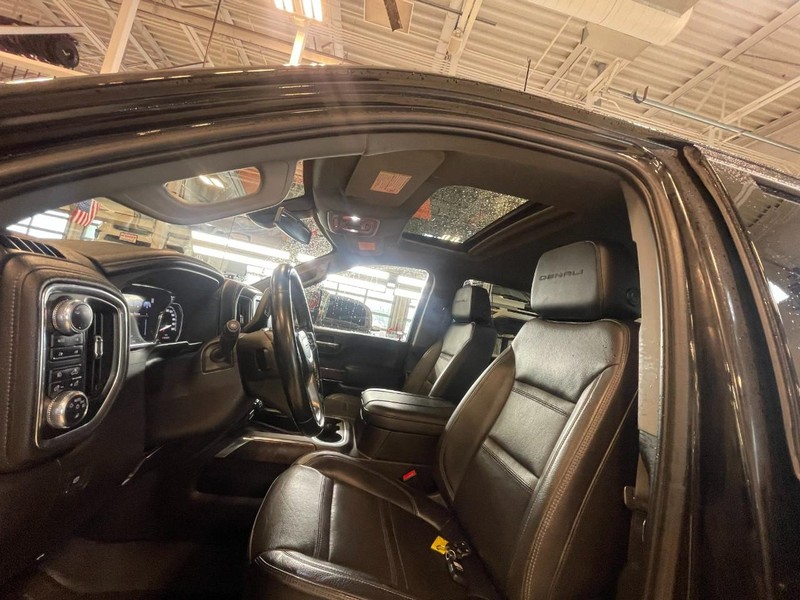 GMC Sierra 2500HD Vehicle Image 21