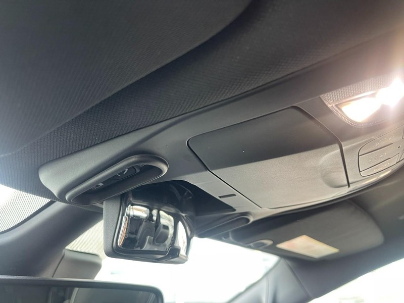 Chrysler Pacifica Vehicle Image 28