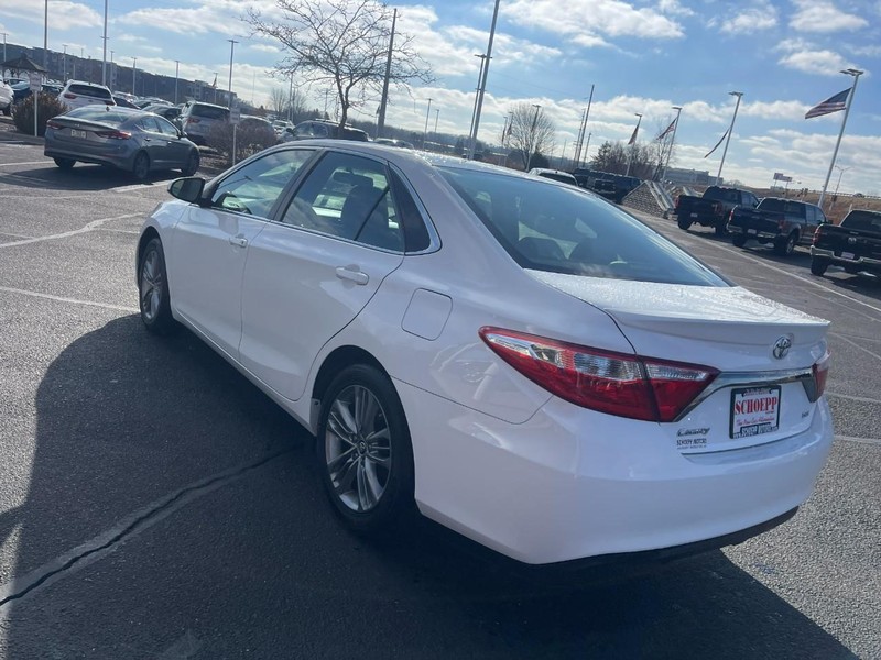 Toyota Camry Vehicle Image 04