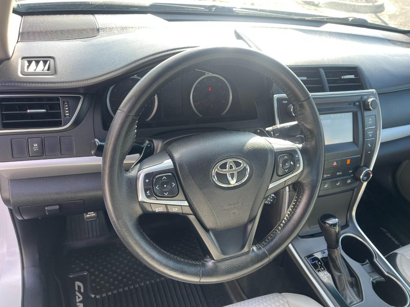 Toyota Camry Vehicle Image 20