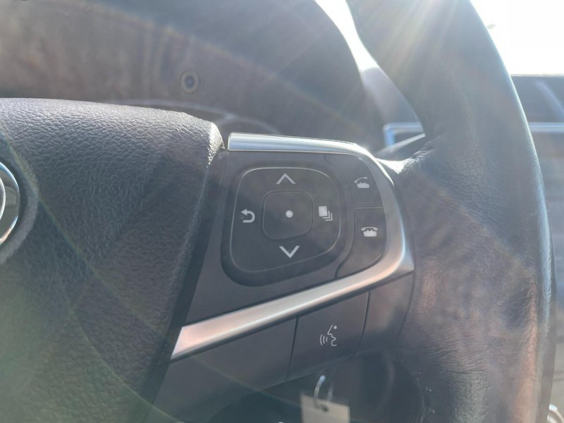 Toyota Camry Vehicle Image 22