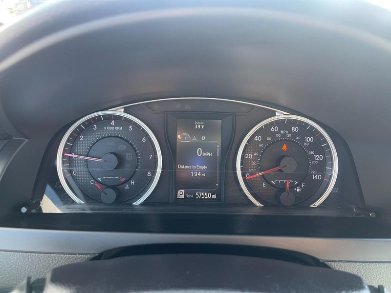 Toyota Camry Vehicle Image 25