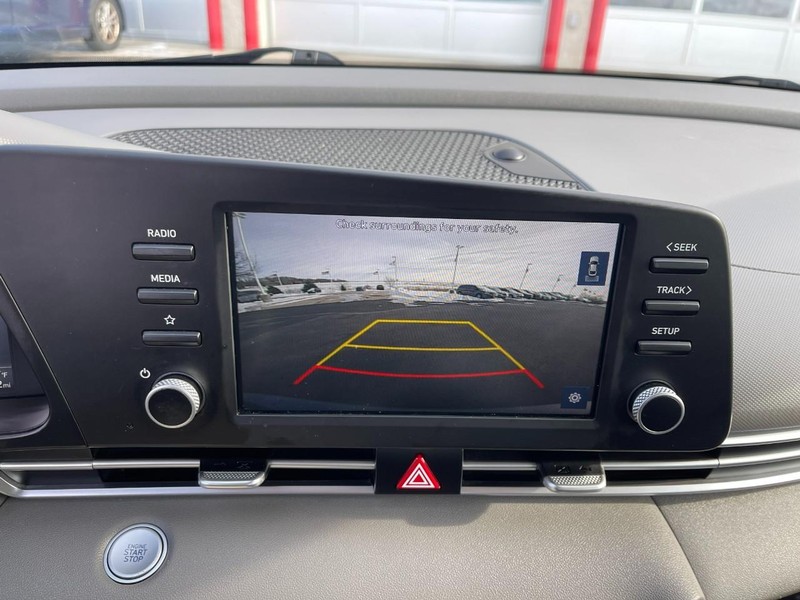 Hyundai Elantra Vehicle Image 25