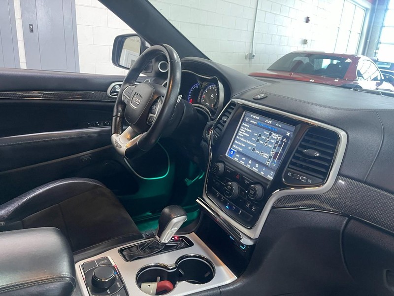 Jeep Grand Cherokee Vehicle Image 03