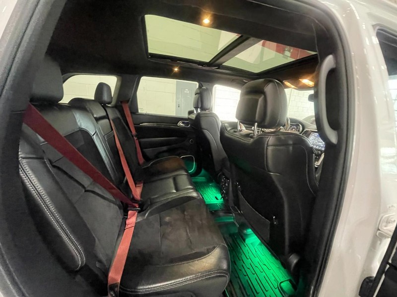 Jeep Grand Cherokee Vehicle Image 06