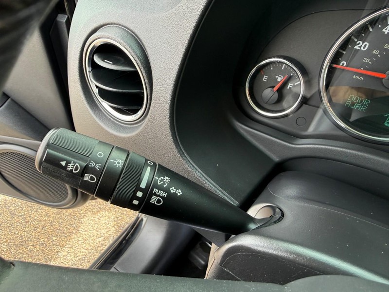 Jeep Compass Vehicle Full-screen Gallery Image 18