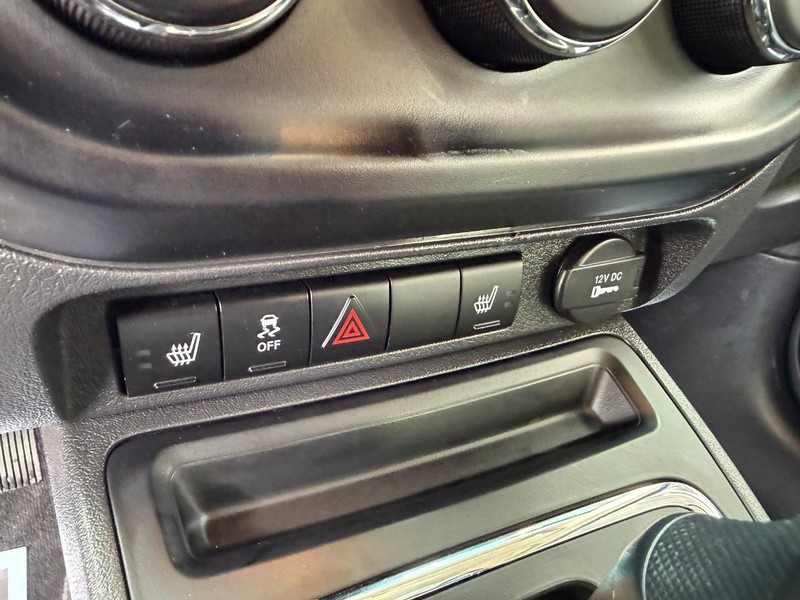 Jeep Compass Vehicle Full-screen Gallery Image 23