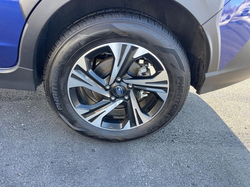 Subaru Crosstrek Vehicle Image 05