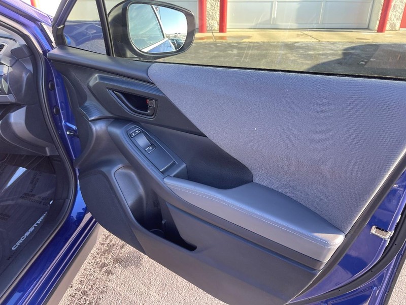 Subaru Crosstrek Vehicle Image 11