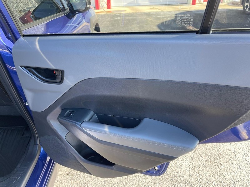 Subaru Crosstrek Vehicle Image 15