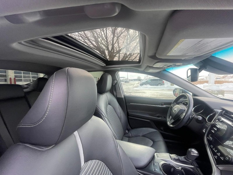 Toyota Camry Vehicle Image 03