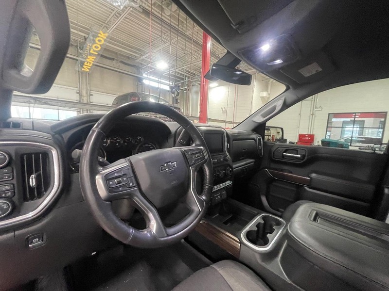 Chevrolet Silverado 1500 Vehicle Image 03