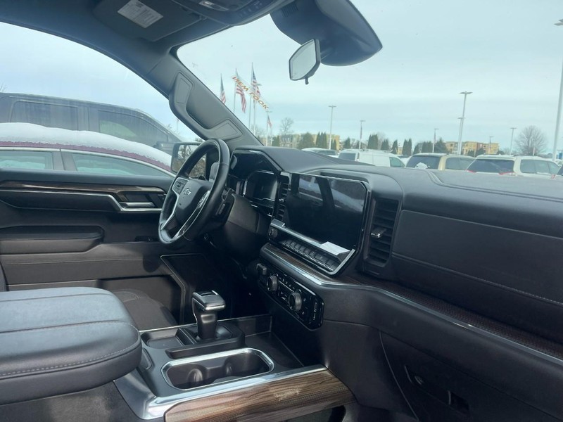 Chevrolet Silverado 1500 Vehicle Image 02