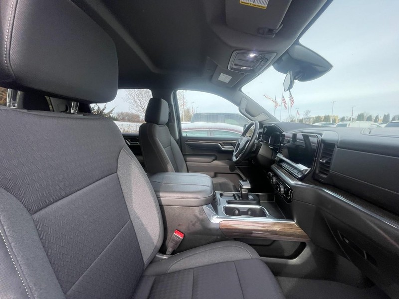 Chevrolet Silverado 1500 Vehicle Image 03