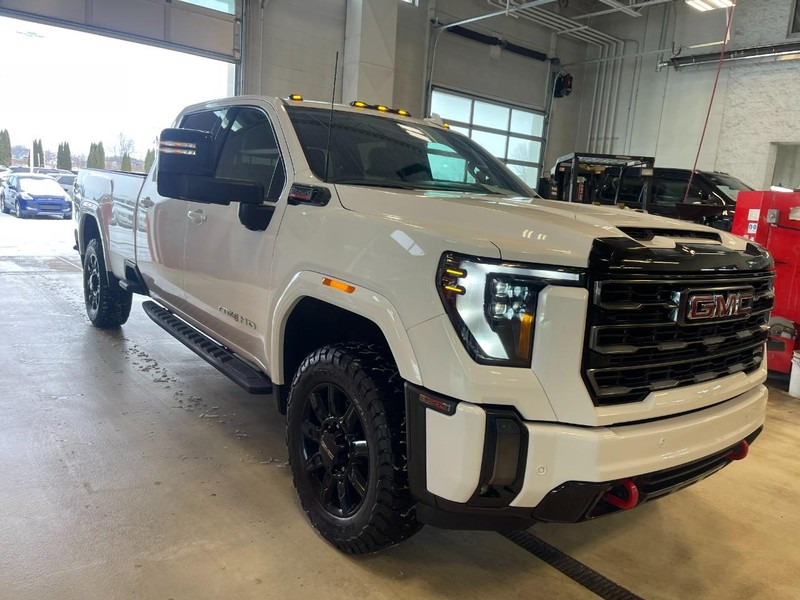 GMC Sierra 2500HD Vehicle Image 02