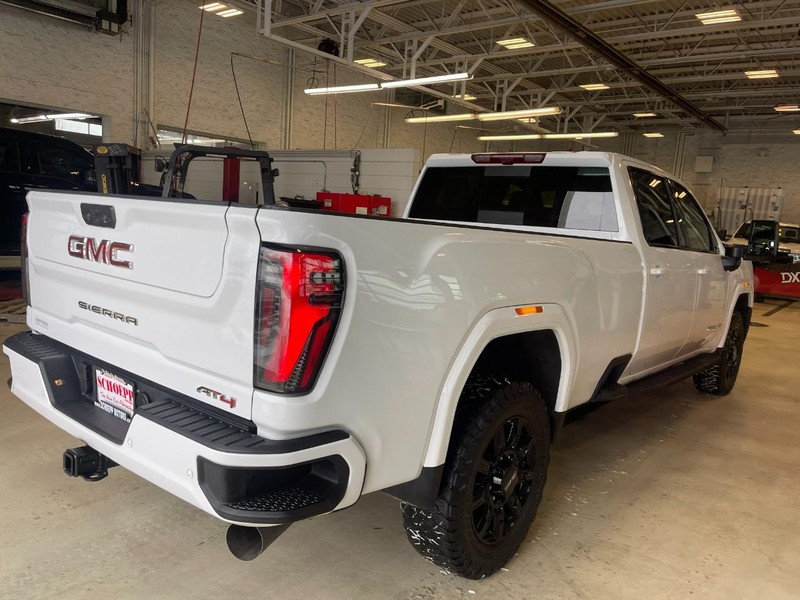 GMC Sierra 2500HD Vehicle Image 03