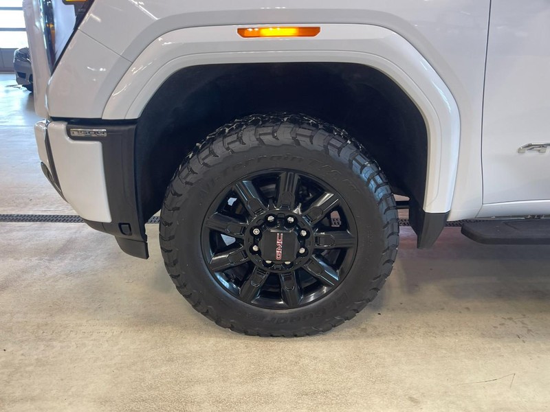 GMC Sierra 2500HD Vehicle Image 07