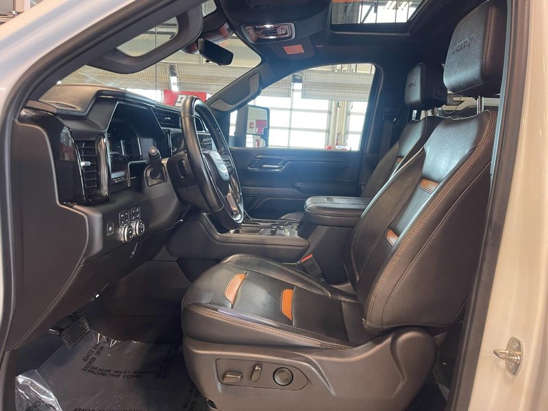 GMC Sierra 2500HD Vehicle Image 17