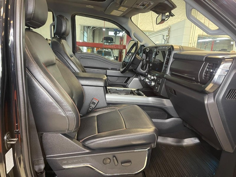 Ford Super Duty F-250 SRW Vehicle Image 11