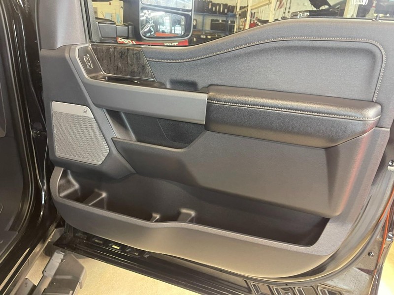 Ford Super Duty F-250 SRW Vehicle Image 12