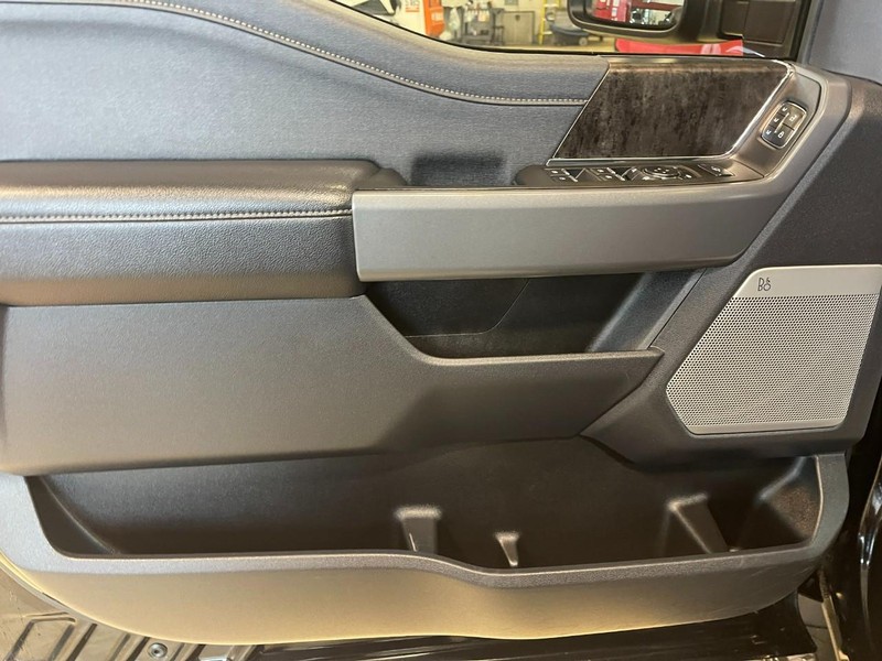 Ford Super Duty F-250 SRW Vehicle Image 21