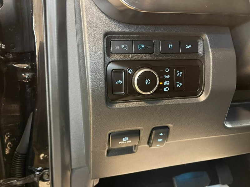 Ford Super Duty F-250 SRW Vehicle Image 23