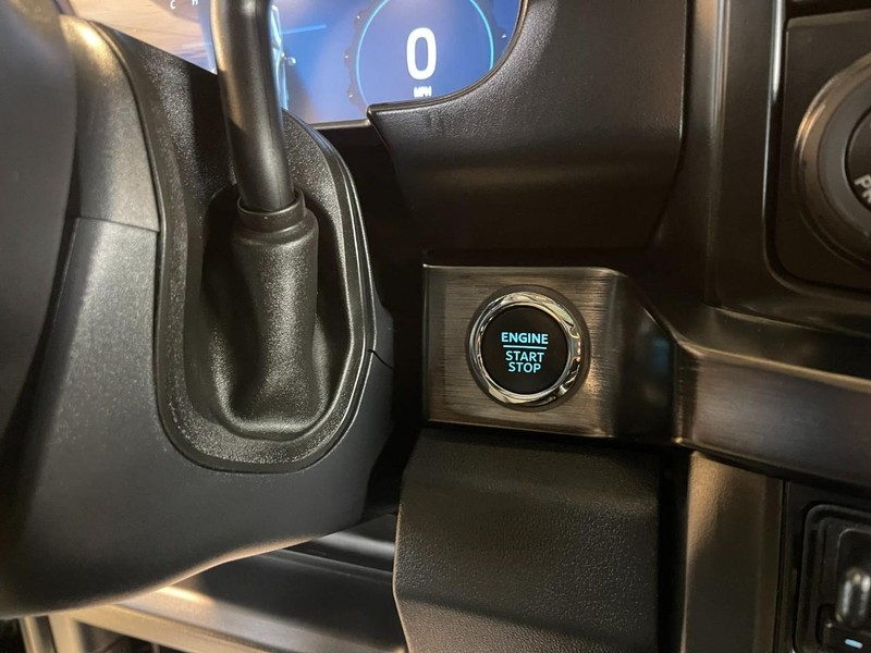 Ford Super Duty F-250 SRW Vehicle Image 30