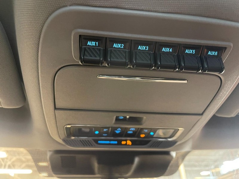 Ford Super Duty F-250 SRW Vehicle Image 35