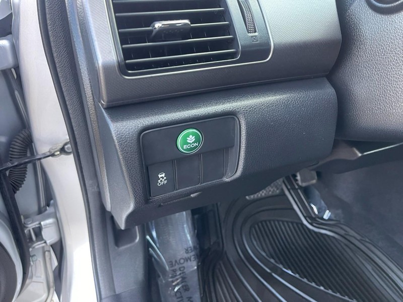 Honda Accord Sedan Vehicle Image 16