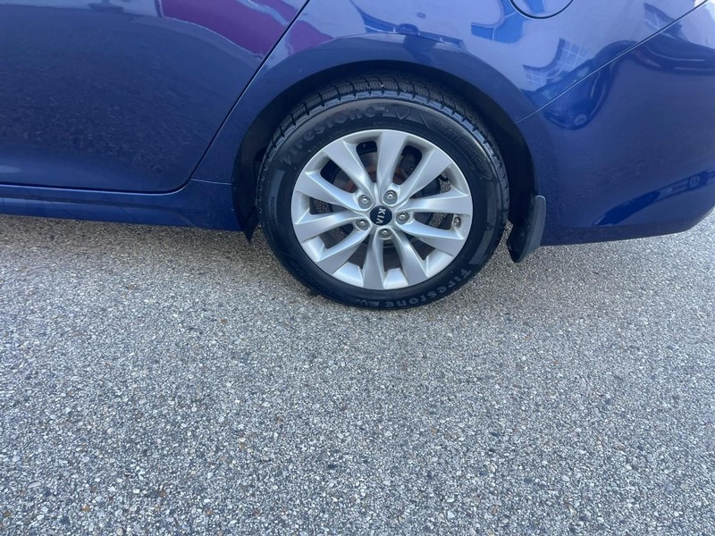 Kia Optima Vehicle Image 05