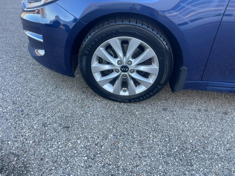 Kia Optima Vehicle Image 06