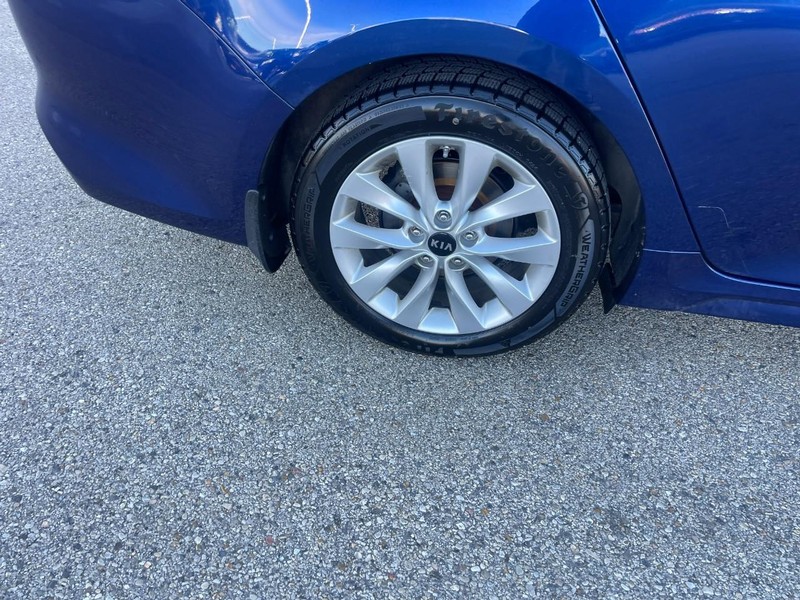 Kia Optima Vehicle Image 08