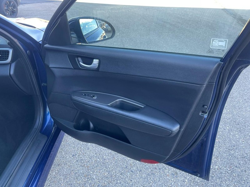 Kia Optima Vehicle Image 11