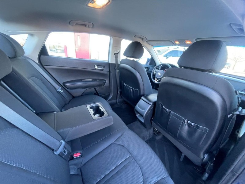 Kia Optima Vehicle Image 13