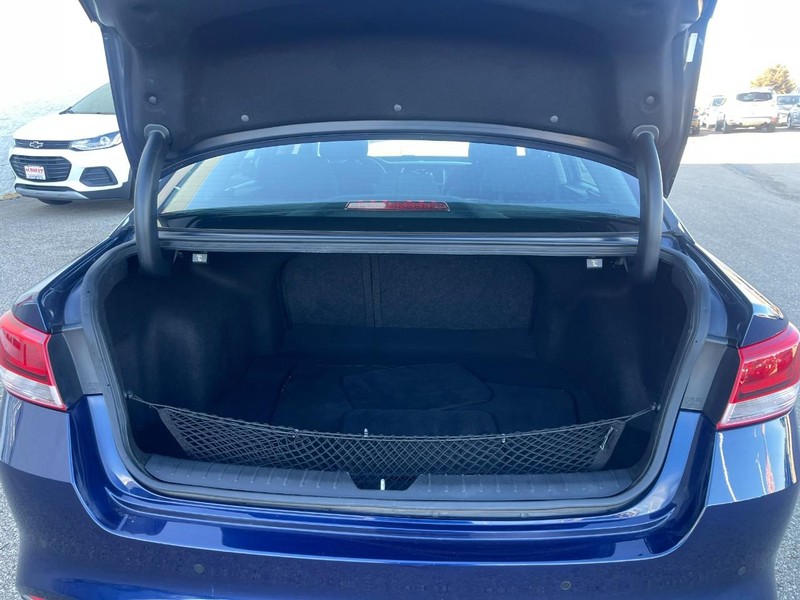 Kia Optima Vehicle Image 15