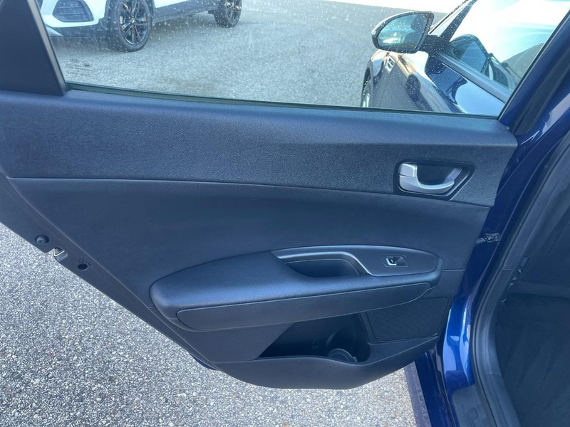 Kia Optima Vehicle Image 17