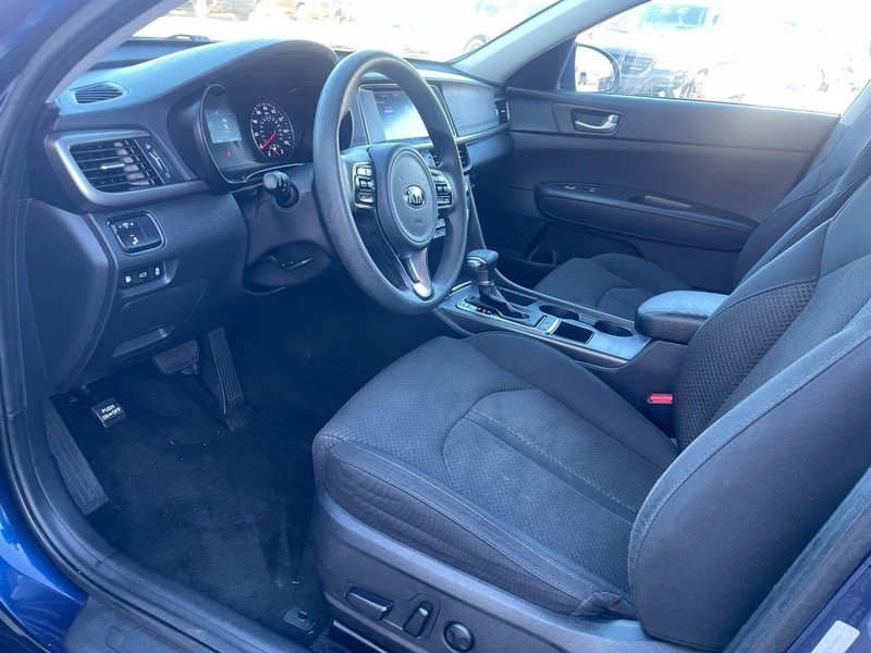 Kia Optima Vehicle Image 18