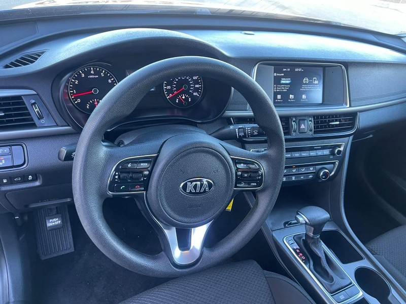 Kia Optima Vehicle Image 21