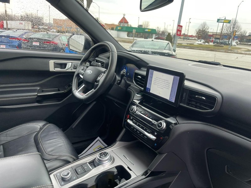 Ford Explorer Vehicle Image 06