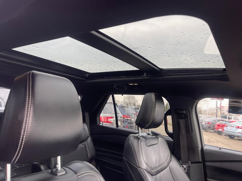 Ford Explorer Vehicle Image 07