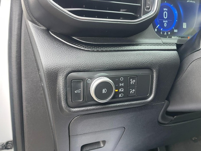 Ford Explorer Vehicle Image 15